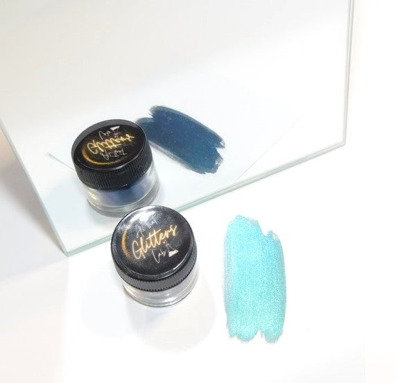 Styla Blue hypershift pigment & mica glitter